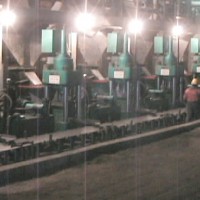 北京全自动还原铁压块机还原铁生产线鑫源液压可调试并指导安装l