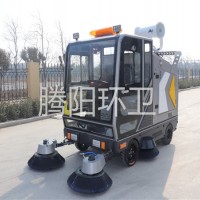 TY-2300型电动驾驶式扫地车