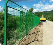 双边丝护栏网光伏电站护栏网高速公路圈地防护网户外圈山铁丝网