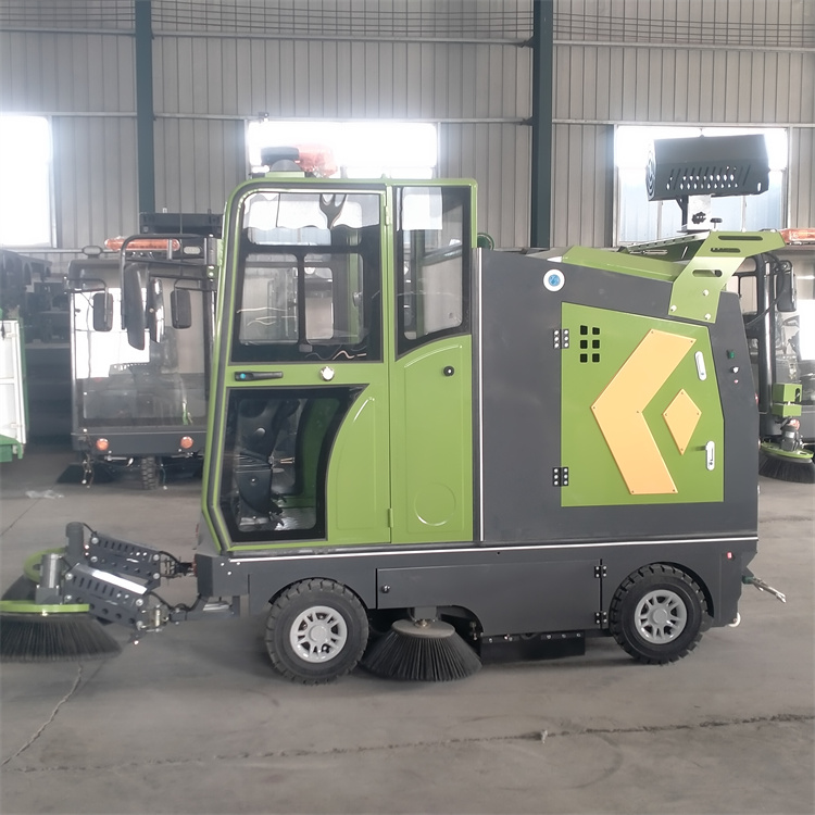 定制环保雾炮纯电动四轮扫地车山东厂家报价多少钱一台