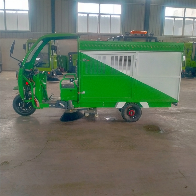 环卫吸树叶收集车电动吸树叶收集粉碎机厂家直销价格表